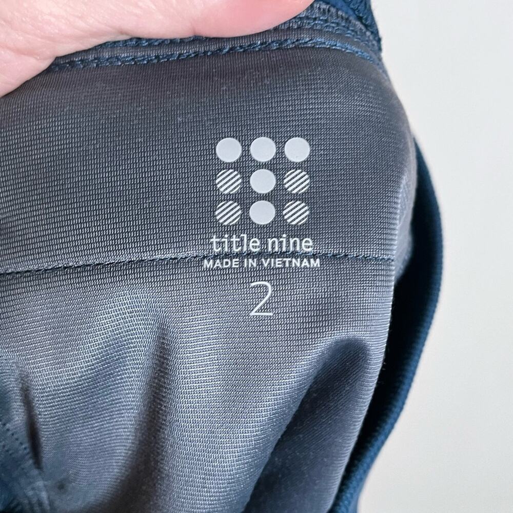 TITLE NINE Clamberista Navy Hiking Travel Active Shorts 4" Inseam Size 2 - Picture 4 of 9